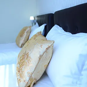 https://the-helmet-hotel.hotelsghent.com