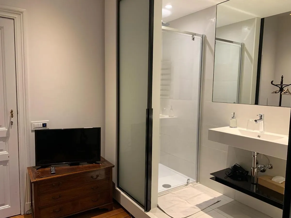 Albert Moliere Saint-Gilles Bed & Breakfast